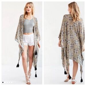 Urban Outfitters Ecote Folk Nuevo Boho Tasseled Kimono ONE SIZE